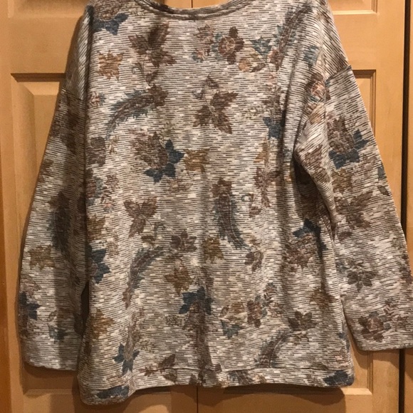 New CJ Banks top - Picture 5 of 6